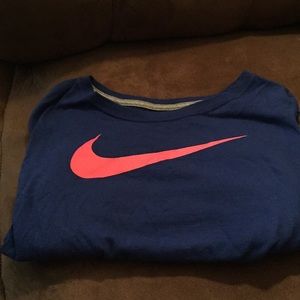 Blue/pink Nike shirt